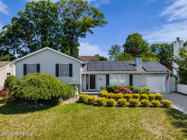 $650,000 | 738 Manor Drive, Brick, NJ 08723