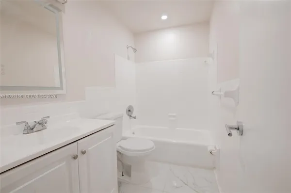 $245,000 | 300 South Luna Court, Unit 2, Hollywood, FL 33021