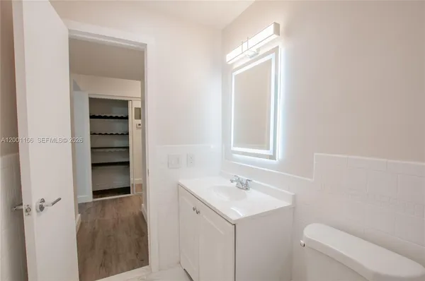 $245,000 | 300 South Luna Court, Unit 2, Hollywood, FL 33021