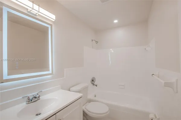 $245,000 | 300 South Luna Court, Unit 2, Hollywood, FL 33021