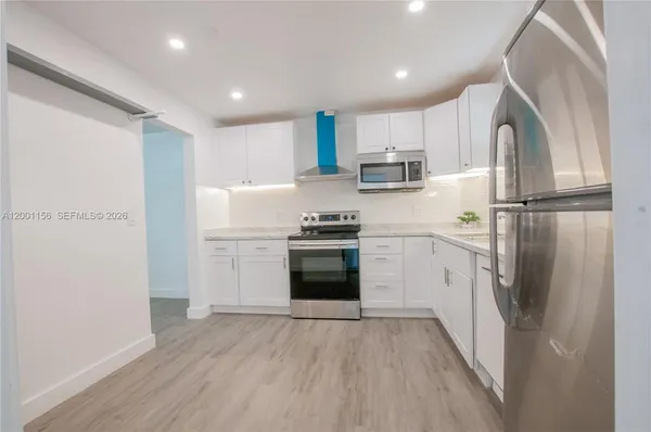 $245,000 | 300 South Luna Court, Unit 2, Hollywood, FL 33021