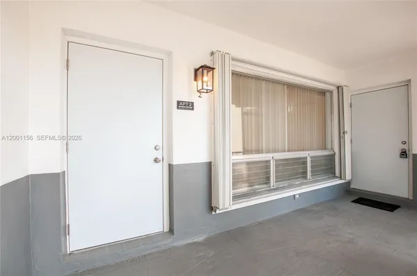 $245,000 | 300 South Luna Court, Unit 2, Hollywood, FL 33021