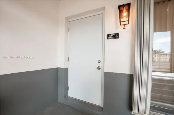 $245,000 | 300 South Luna Court, Unit 2, Hollywood, FL 33021