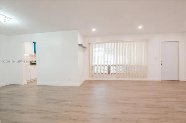 $245,000 | 300 South Luna Court, Unit 2, Hollywood, FL 33021