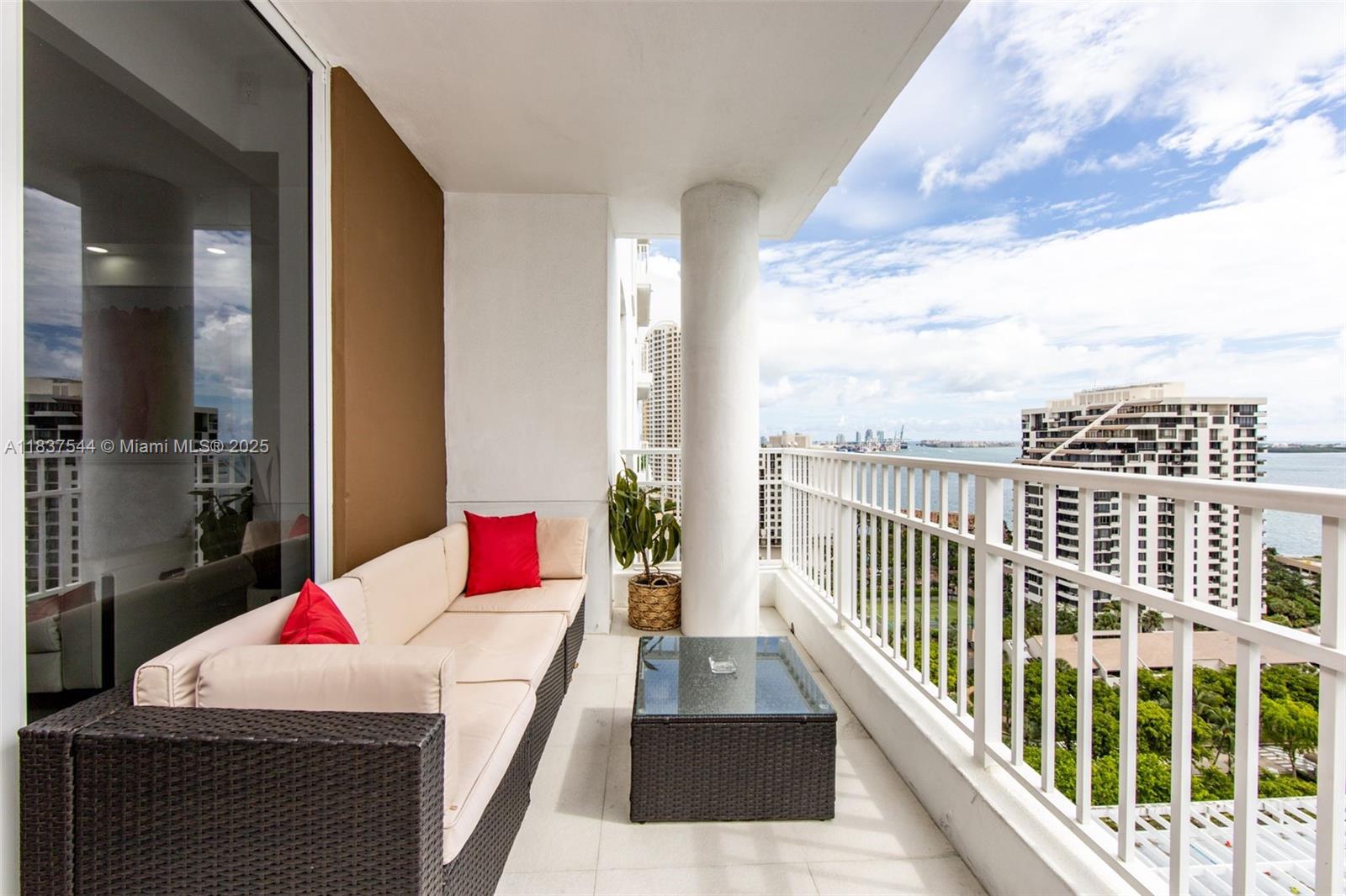 701 Brickell Key Boulevard, Unit 2011 Miami, FL 33131 - Photo 15 of 24 a bathroom with a bathtub and shower