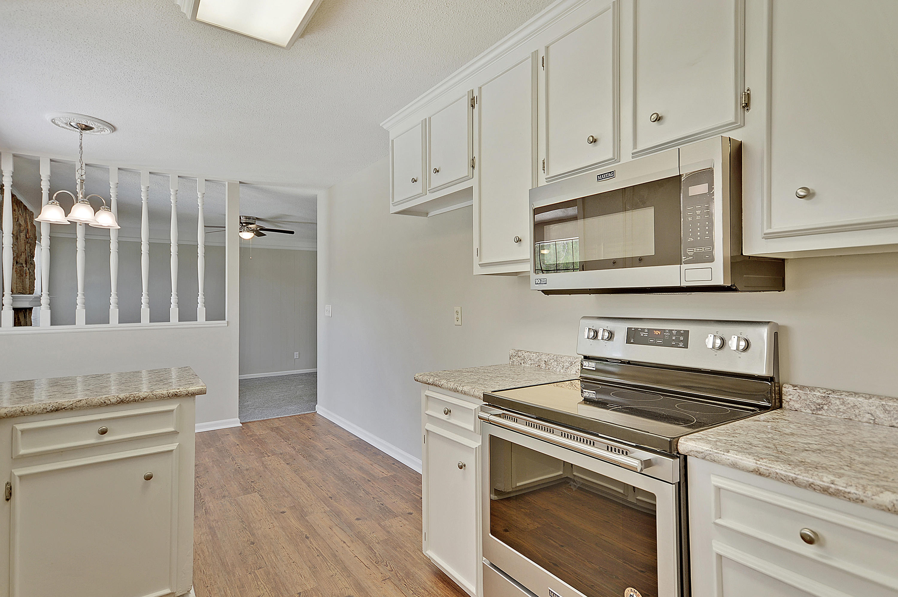 237 Foxborough Road Goose Creek, SC 29445 - Photo 16 of 32 Eat-in-Kitchen