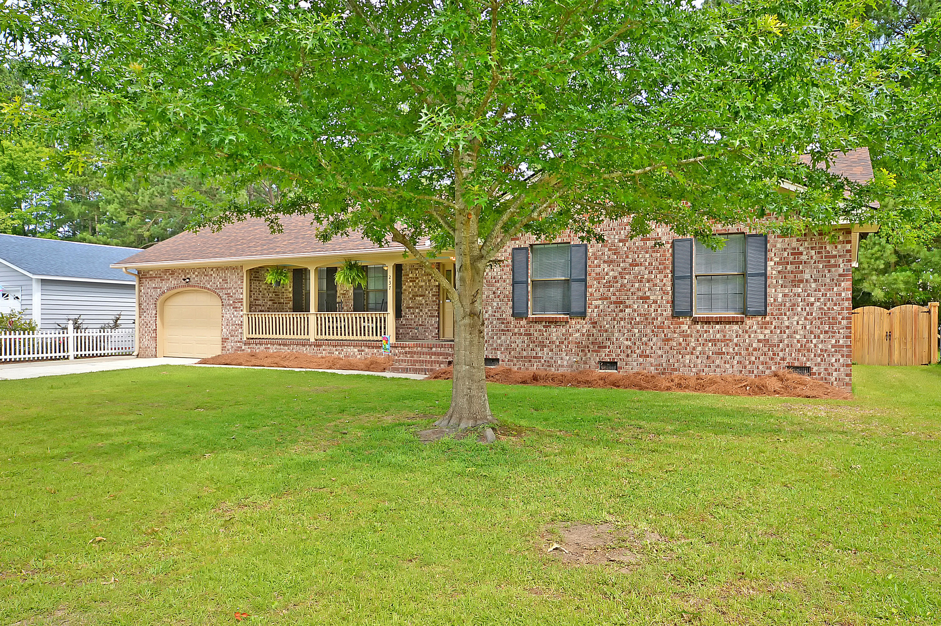 237 Foxborough Road Goose Creek, SC 29445 - Photo 4 of 32 Front view