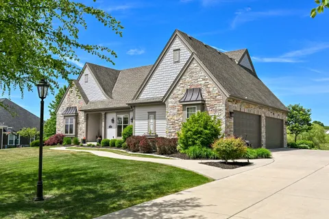 $1,350,000 | 11511 Oakview Court, Mequon, WI 53092