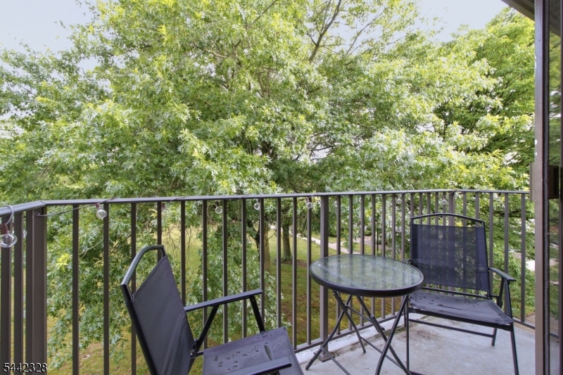 9 Sam Bonnell Drive, Unit 9 Clinton, NJ 08809 - Photo 8 of 30