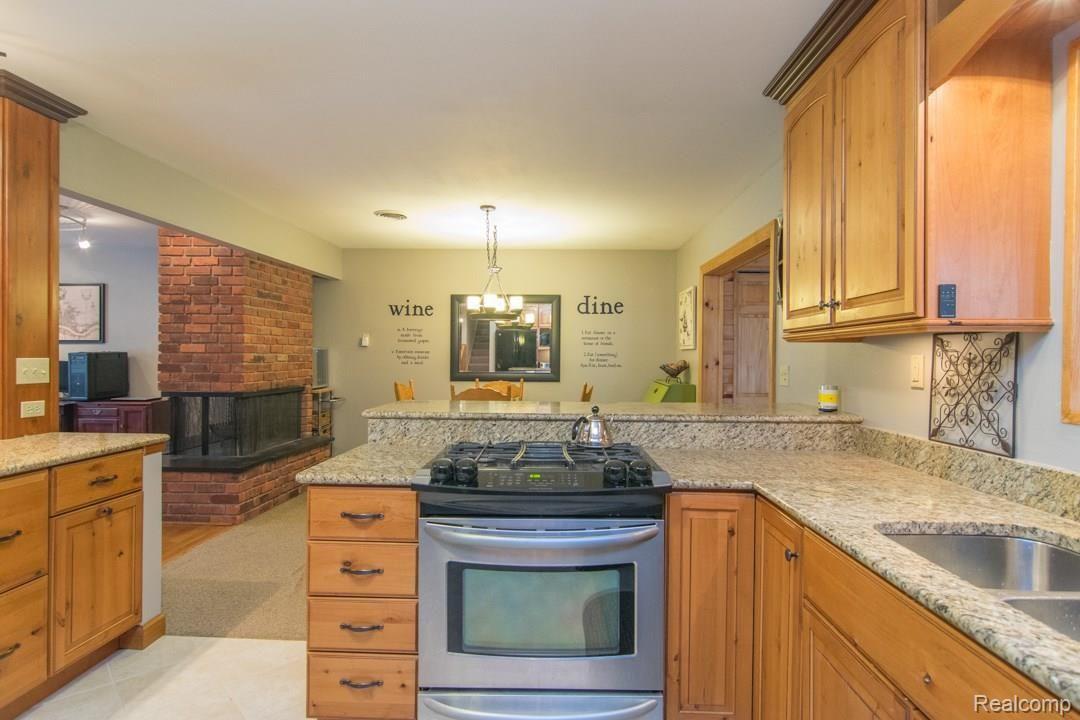 13550 Farm Road Belleville, MI 48111 - Photo 11 of 54 DSC_0920.jpg