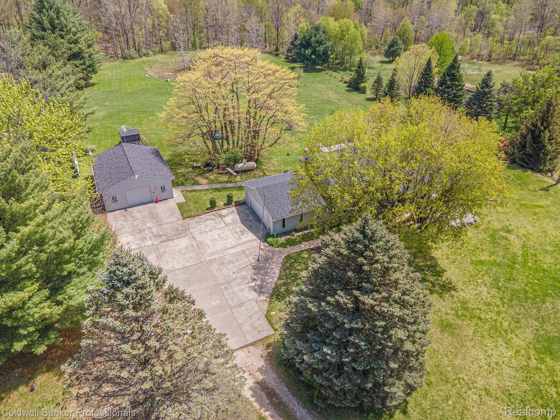 2173 Bray Road Attica, MI 48412 - Photo 31 of 39 DJI_0670.jpg