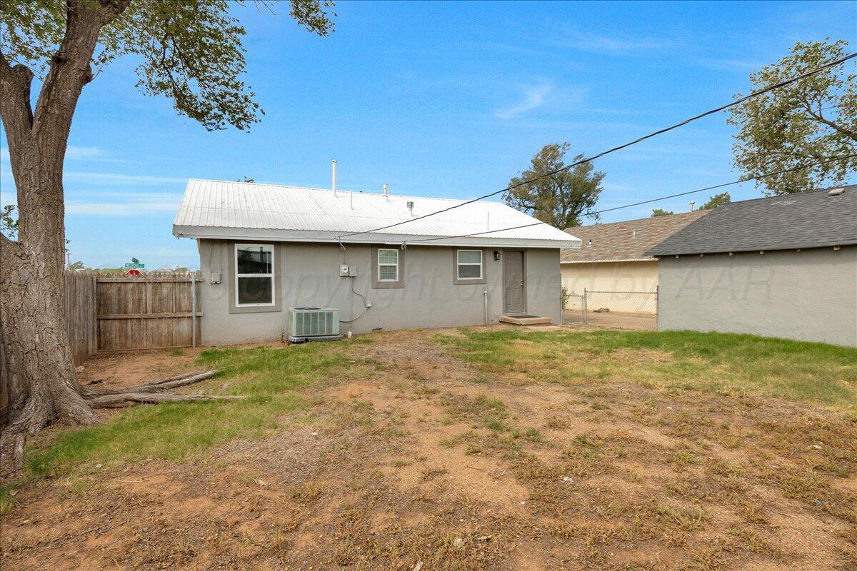 111 South Western Street Amarillo, TX 79106 - Photo 16 of 19 16-Rear