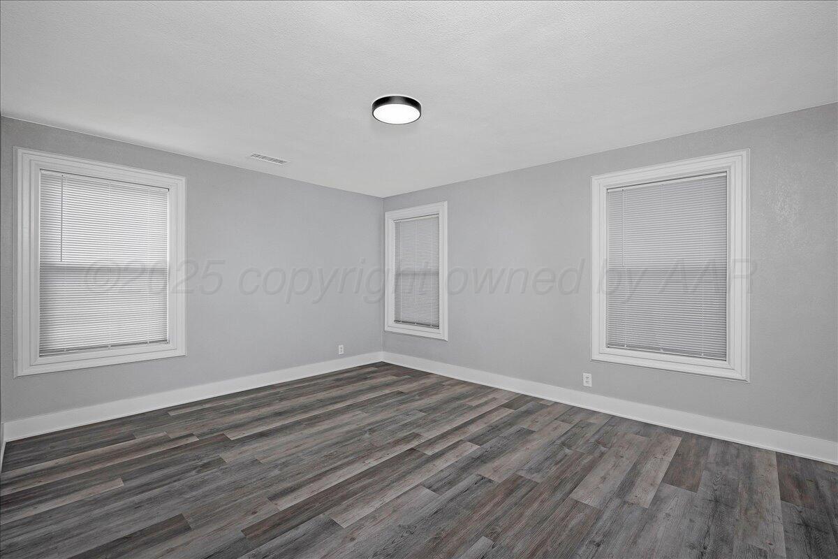 111 South Western Street Amarillo, TX 79106 - Photo 9 of 19 09-Bedroom 1