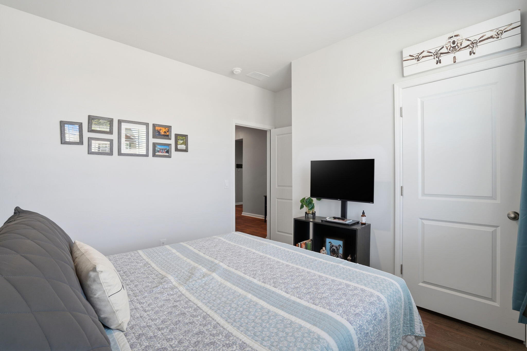 153 Ivory Shadow Road Summerville, SC 29486 - Photo 16 of 31 Bedroom 3