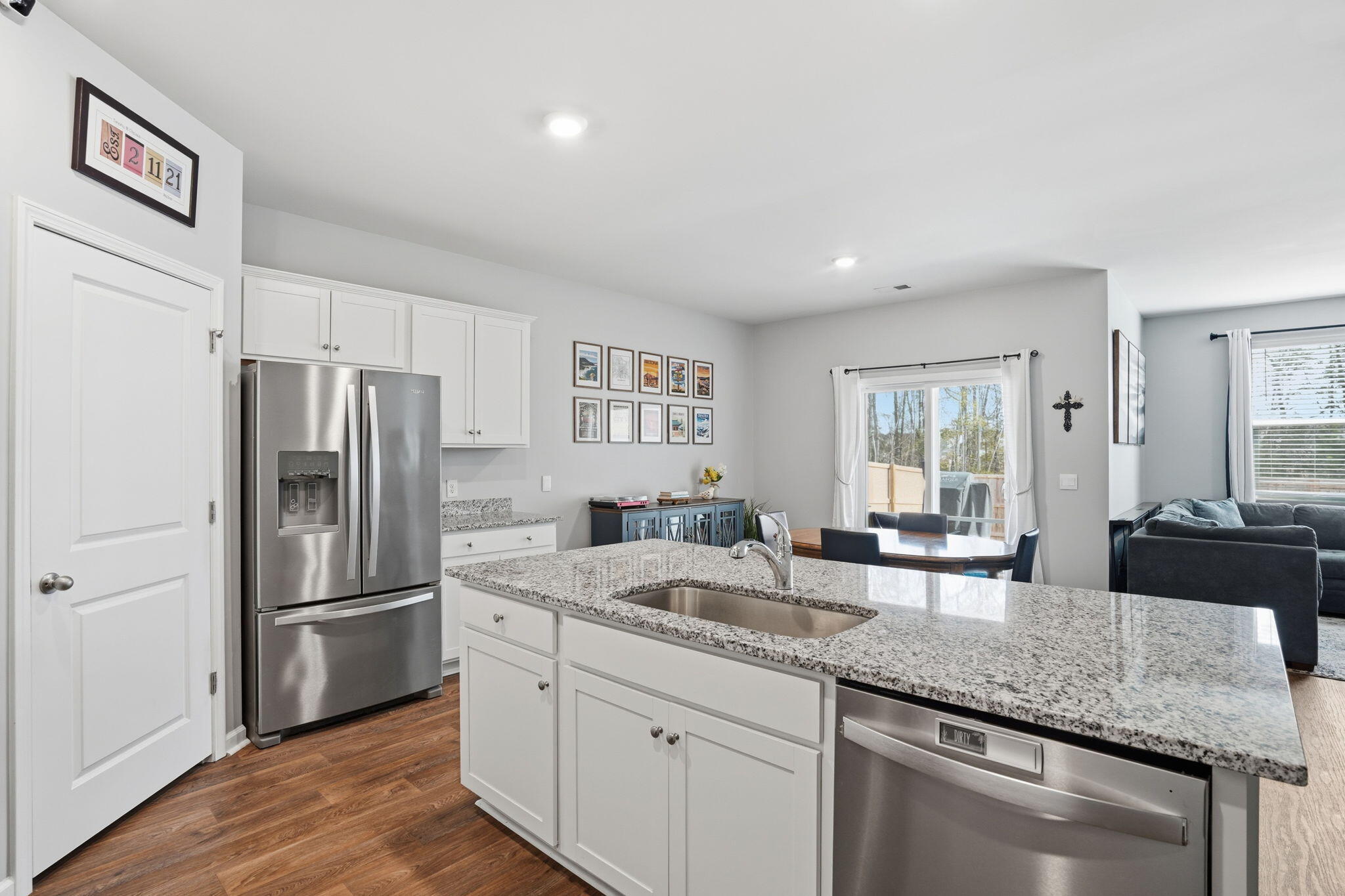 153 Ivory Shadow Road Summerville, SC 29486 - Photo 7 of 31 Kitchen/Dining