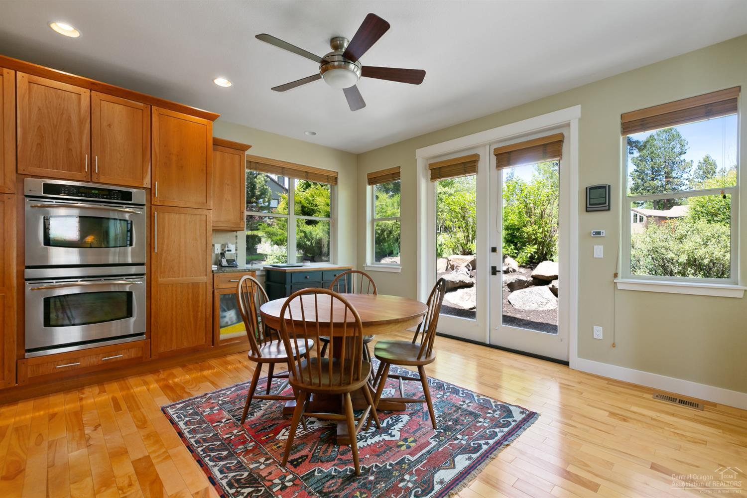 61950 Fall Creek Loop Bend, OR 97702 - Photo 6 of 25 Gallery Image 6