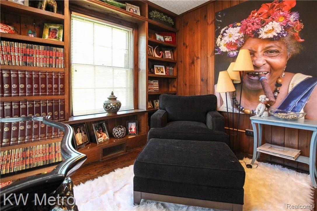 20000 Lichfield Road Detroit, MI 48221 - Photo 5 of 46 IMG_2457.jpg
