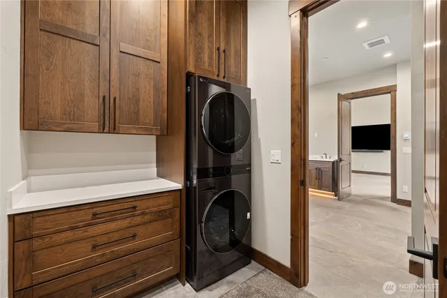 a view of walk in closet