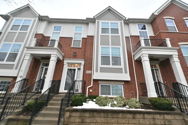 $3,600 | 8602 Ferris Avenue, Morton Grove, IL 60053