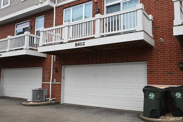 $3,600 | 8602 Ferris Avenue, Morton Grove, IL 60053
