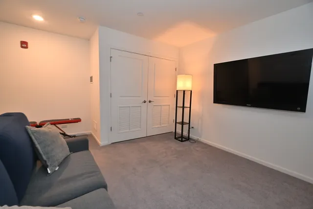 $3,600 | 8602 Ferris Avenue, Morton Grove, IL 60053