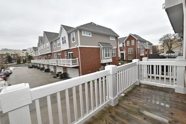 $3,600 | 8602 Ferris Avenue, Morton Grove, IL 60053