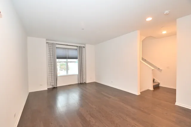 $3,600 | 8602 Ferris Avenue, Morton Grove, IL 60053