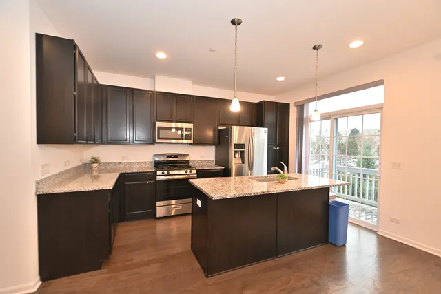 $3,600 | 8602 Ferris Avenue, Morton Grove, IL 60053