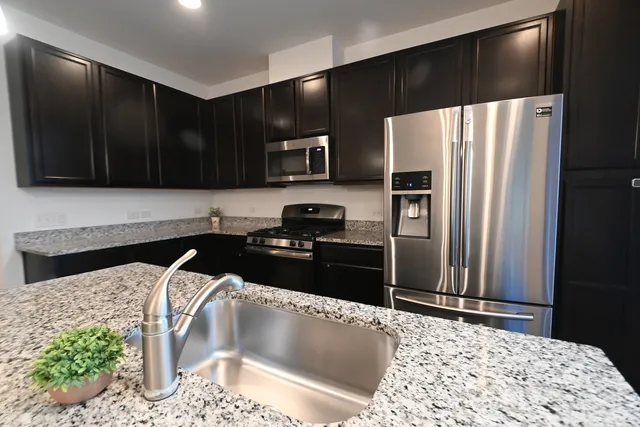 $3,600 | 8602 Ferris Avenue, Morton Grove, IL 60053