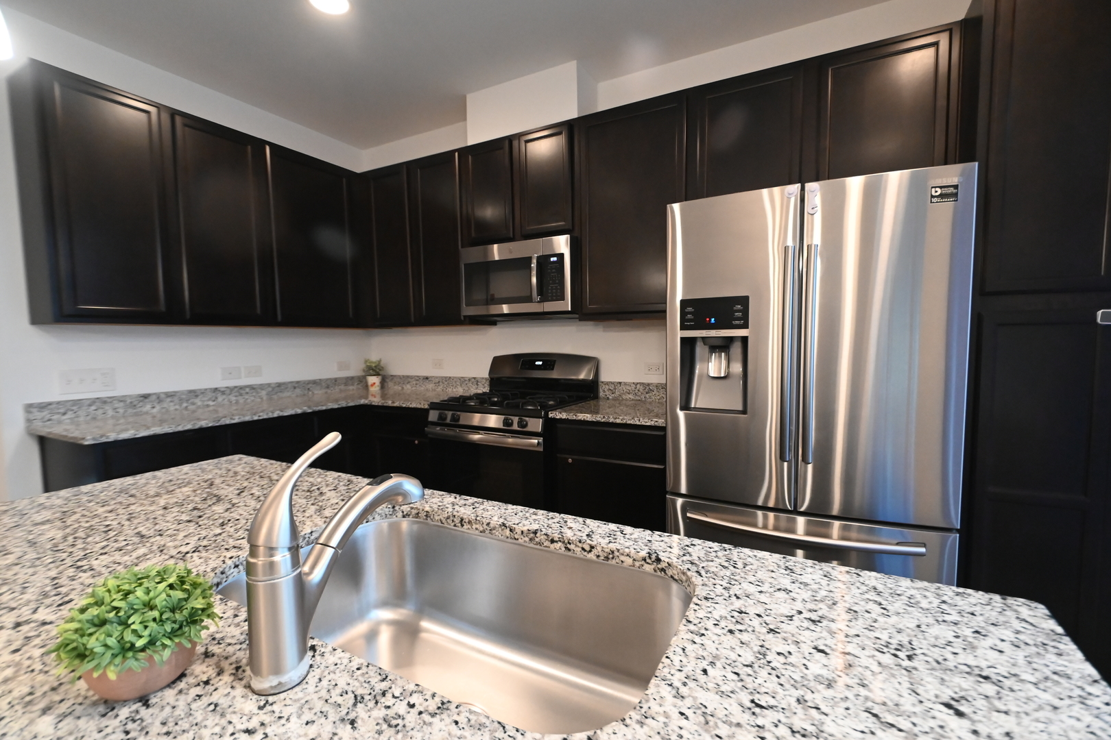 8602 Ferris Avenue Morton Grove, IL 60053 - Photo 6 of 17