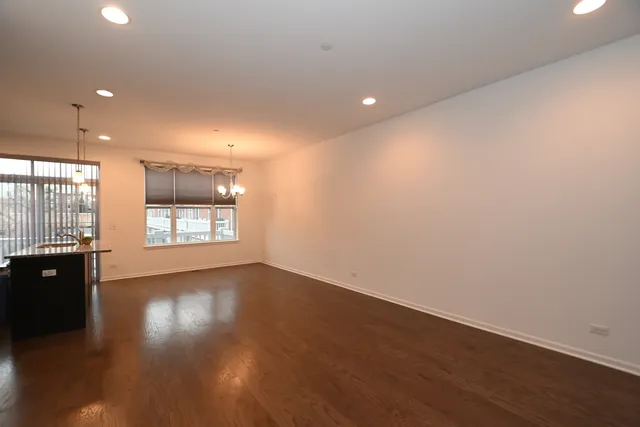 $3,600 | 8602 Ferris Avenue, Morton Grove, IL 60053