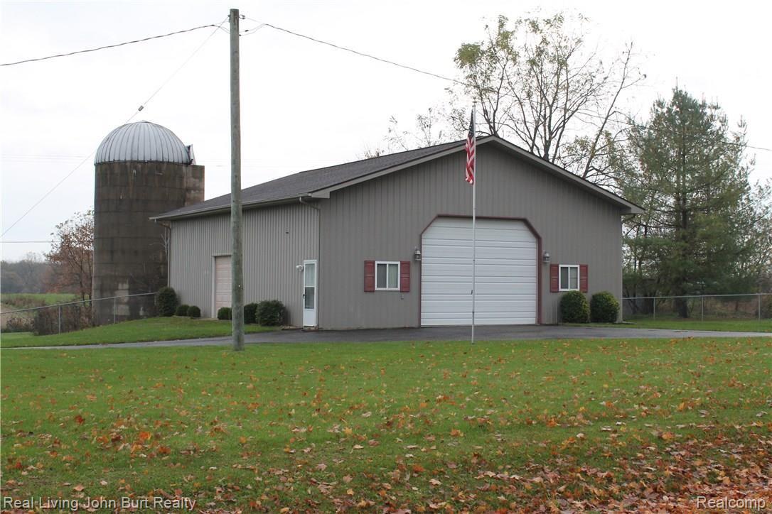 1968 Mitchell Lake Road Attica, MI 48412 - Photo 10 of 66 IMG_8530.jpg