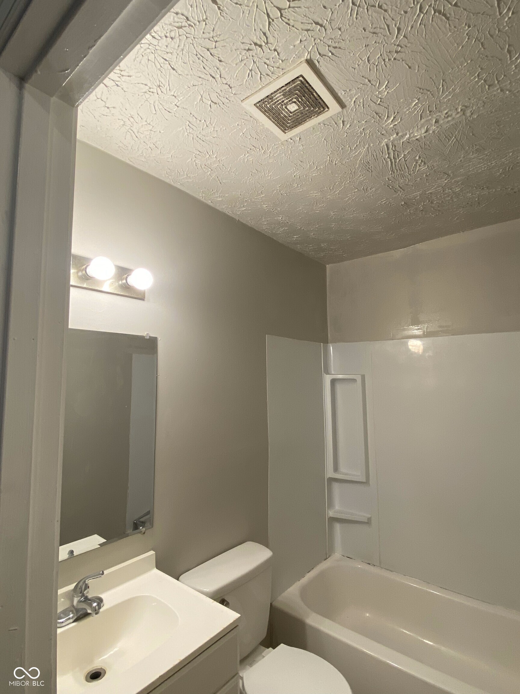 2108 Winfield Avenue Indianapolis, IN 46222 - Photo 9 of 11