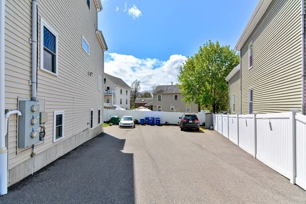 $3,500 | 28 Richardson Street, Unit 1, Wakefield, MA 01880
