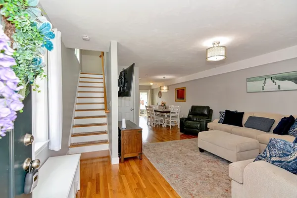 $3,500 | 28 Richardson Street, Unit 1, Wakefield, MA 01880