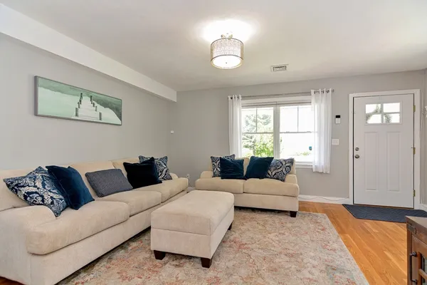 $3,500 | 28 Richardson Street, Unit 1, Wakefield, MA 01880