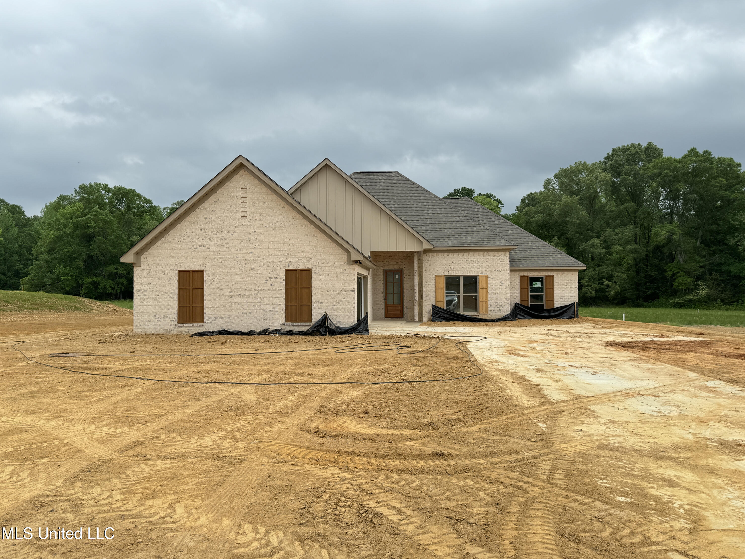 985 Mullican Road Florence, MS 39073 - Photo 1 of 27 front 2