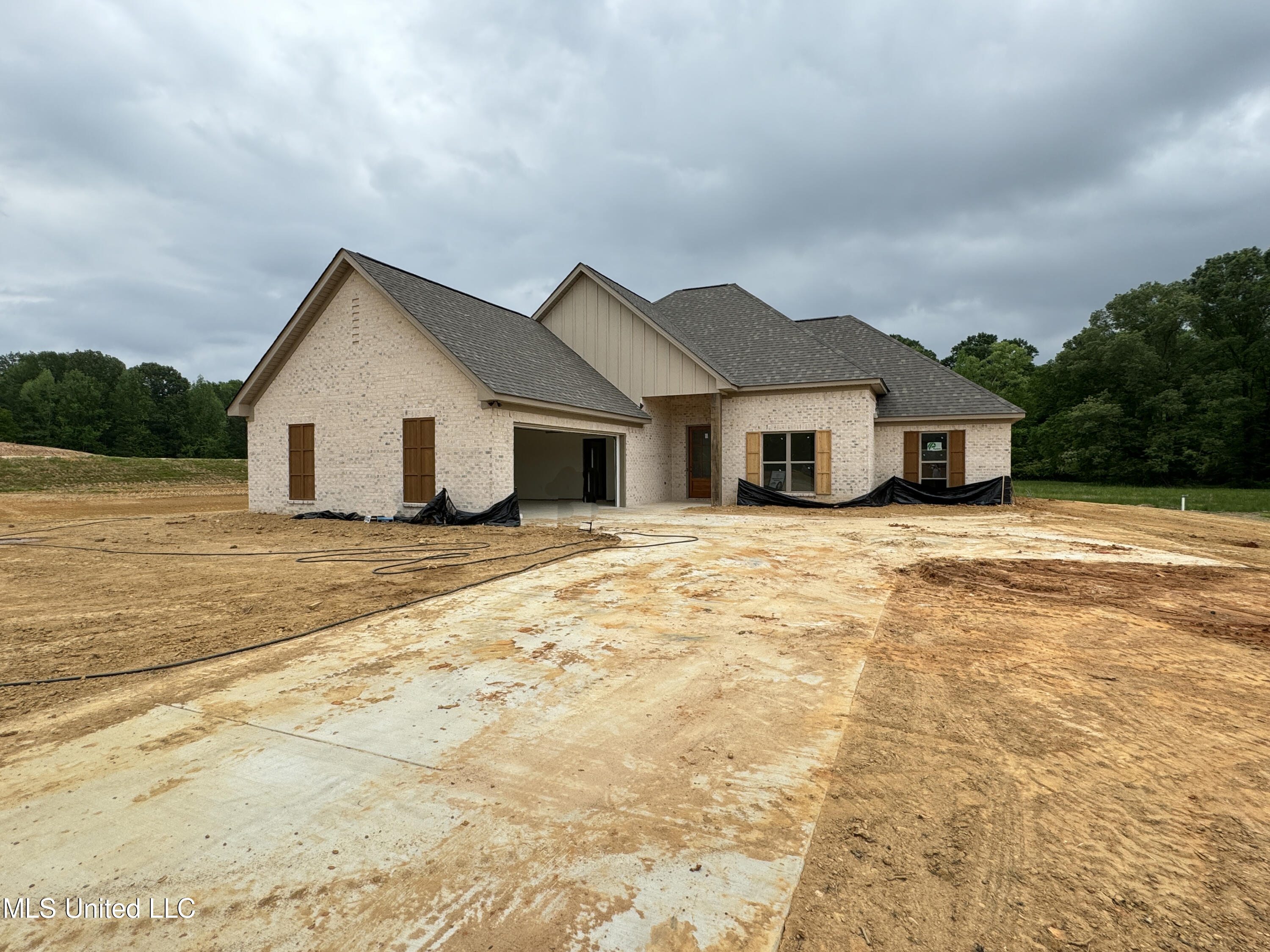 985 Mullican Road Florence, MS 39073 - Photo 2 of 27 front