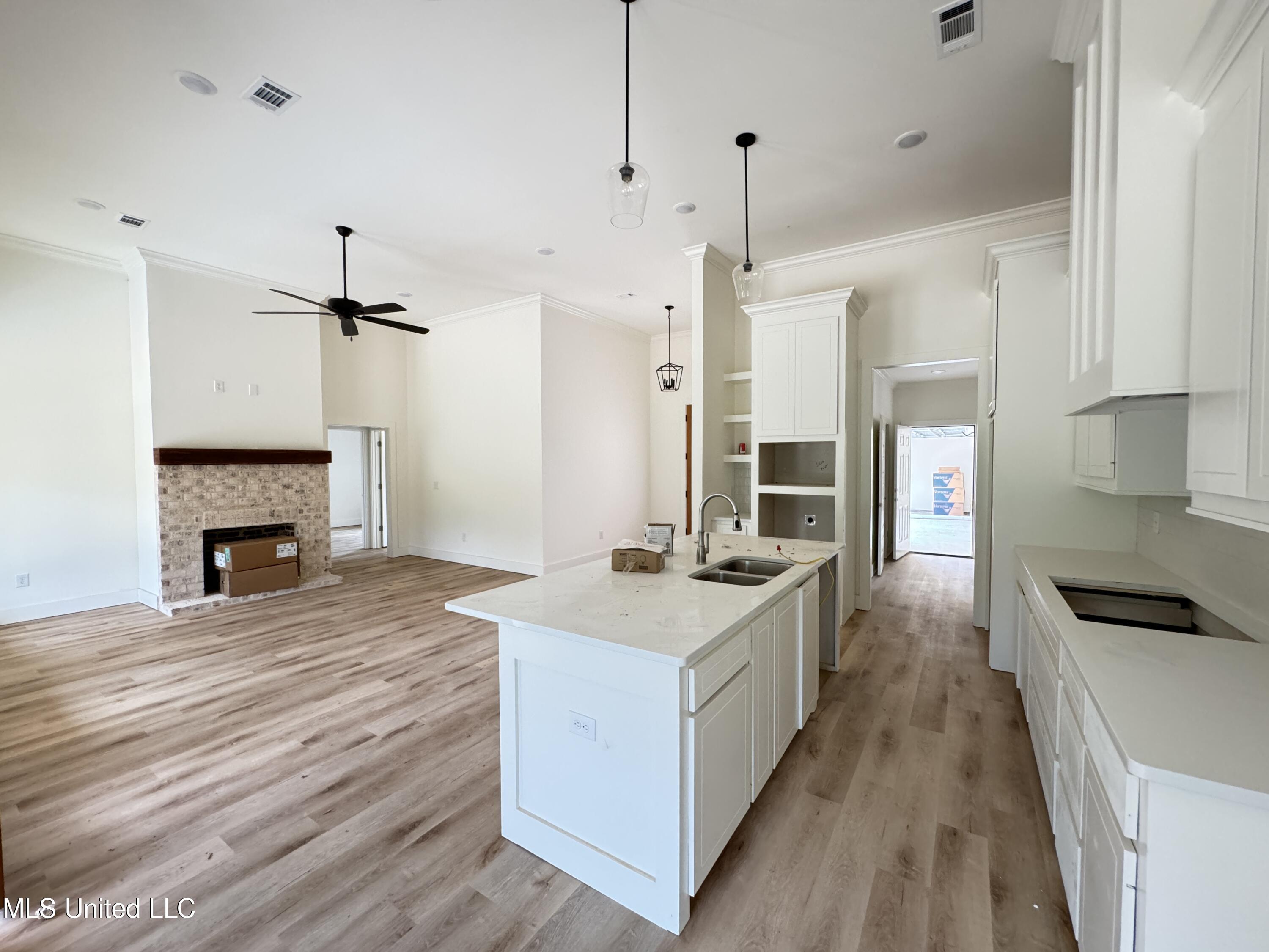 985 Mullican Road Florence, MS 39073 - Photo 8 of 27 Photo Apr 17 2024, 4 28 50 PM
