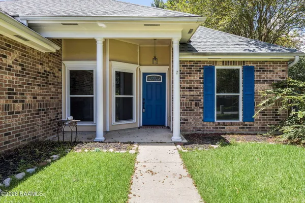 $1,975 | 115 Tulip Tree Lane, Broussard, LA 70518