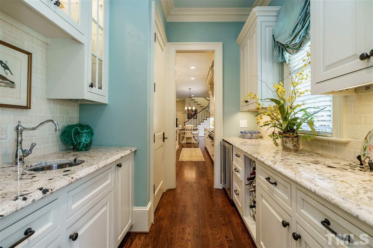 1421 Canterbury Road Raleigh, NC 27608 - Photo 8 of 30