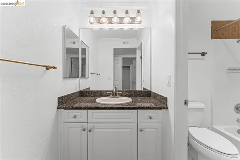 $495,000 | 630 Canyon Oaks Drive, Unit C, Oakland, CA 94605