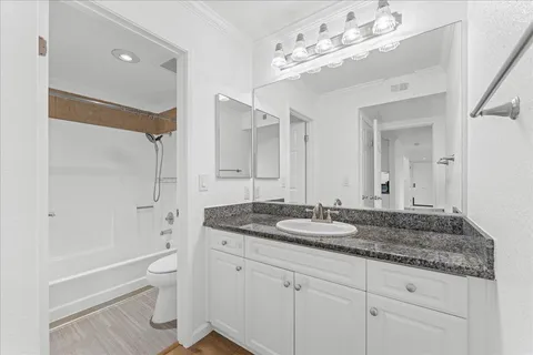 $495,000 | 630 Canyon Oaks Drive, Unit C, Oakland, CA 94605