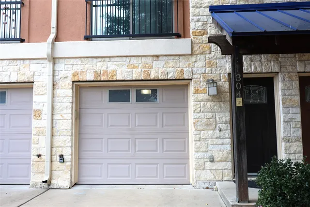 $1,695 | 13420 Lyndhurst Street, Unit 304, Austin, TX 78717