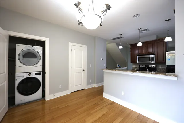 $1,695 | 13420 Lyndhurst Street, Unit 304, Austin, TX 78717