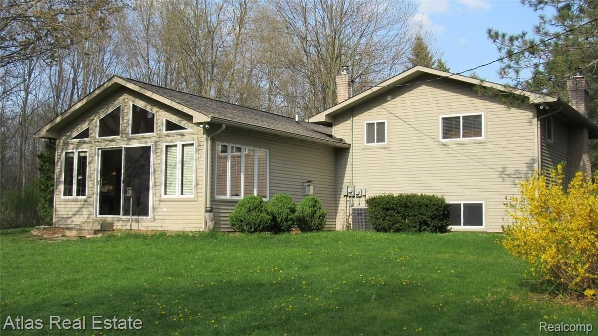 9740 Oakhill Road Holly, MI 48442 - Photo 10 of 52 IMG_6150.JPG