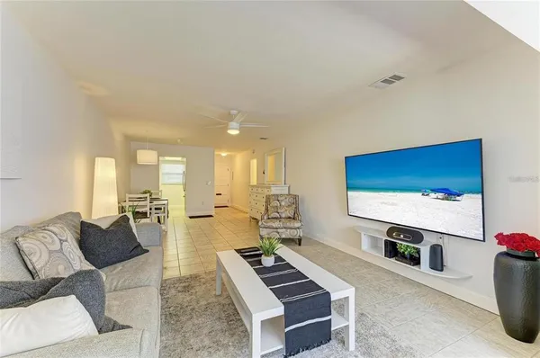 $1,150 | 9810 Dorado Avenue, Unit 9810, Bradenton, FL 34210