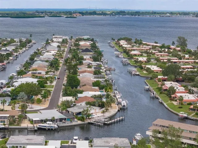 $1,595 | 9810 Dorado Avenue, Unit 9810, Bradenton, FL 34210