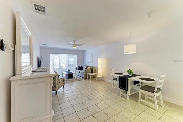 $1,150 | 9810 Dorado Avenue, Unit 9810, Bradenton, FL 34210