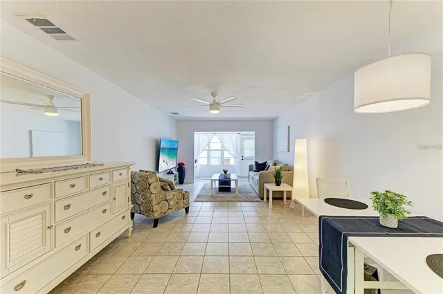 $1,595 | 9810 Dorado Avenue, Unit 9810, Bradenton, FL 34210